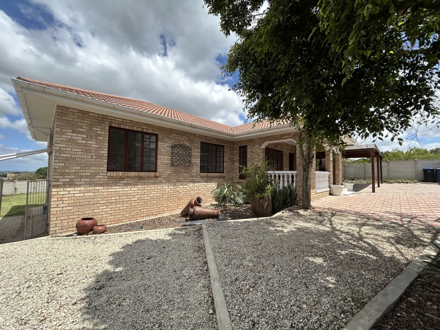 3 Bedroom Property for Sale in Wavecrest Eastern Cape